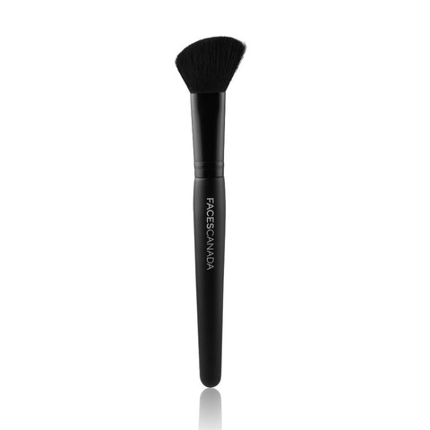 faces-canada-blush-brush-1